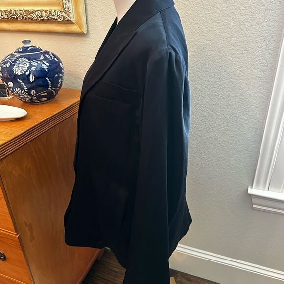 Vince Drapey Silk-Blend Cutaway Blazer - Picture 6 of 8